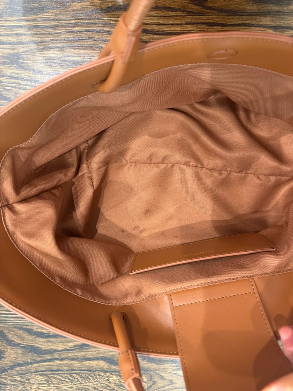 TUCKERNUCK ACCESSORIES Raffia Brett Tote Bag - Picture 11 of 13
